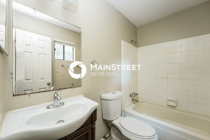 5517 Hadrian Ct - Photo 7 of 18