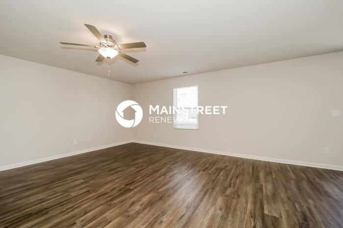 328 Gourd St - Photo 5 of 17