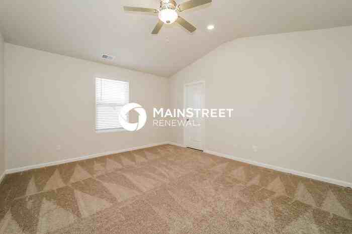 328 Gourd St - Photo 7 of 17