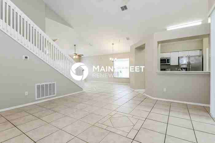 2600 Chatham Cir - Photo 3 of 17