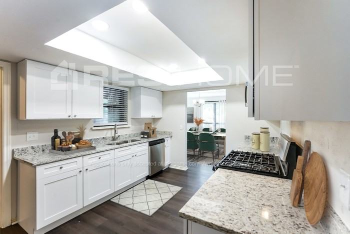 402 Ash Ln - Photo 4 of 19