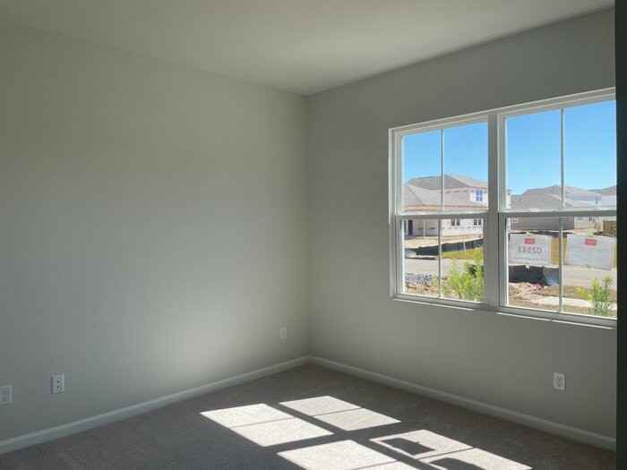 239 W Bradford Pointe Dr - Photo 4 of 18