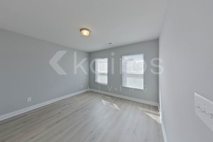 1424 Centipede Drive - Photo 7 of 21