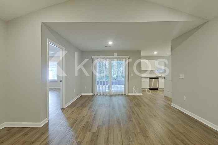 121 Cottage Grove Road - Photo 6 of 21