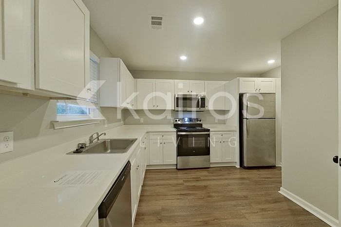 121 Cottage Grove Road - Photo 7 of 21