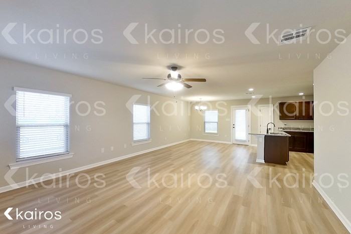 103 Dunwoody Ct - Photo 2 of 20
