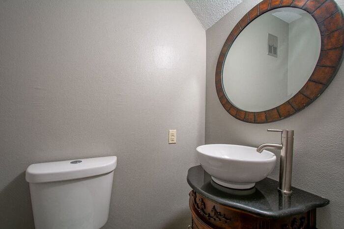 8120 W Markham St #14 - Photo 3 of 38