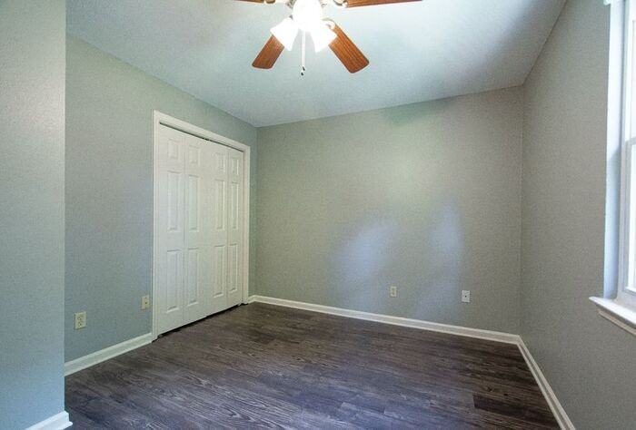 8120 W Markham St #14 - Photo 7 of 38