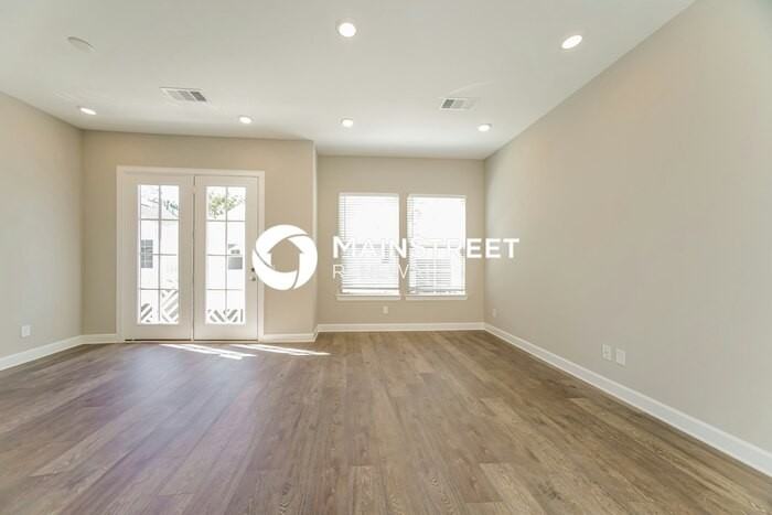 5106 Royal Heath Dr - Photo 3 of 15