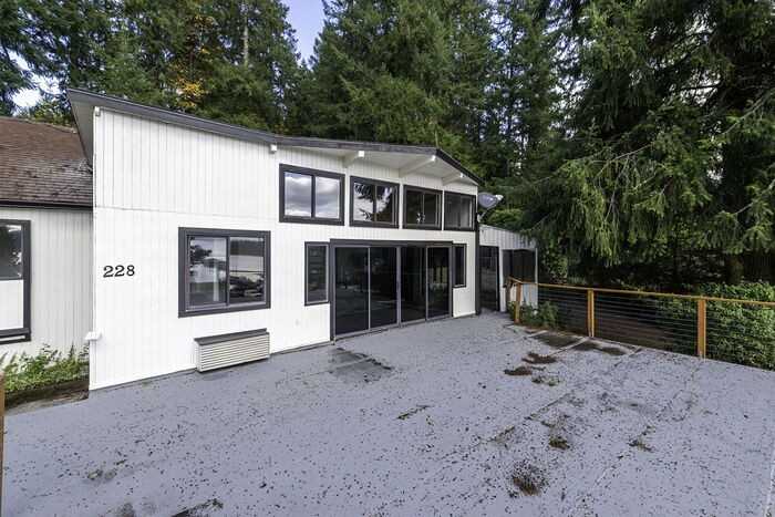 228 228 Lakeview Drive - Photo 3 of 50