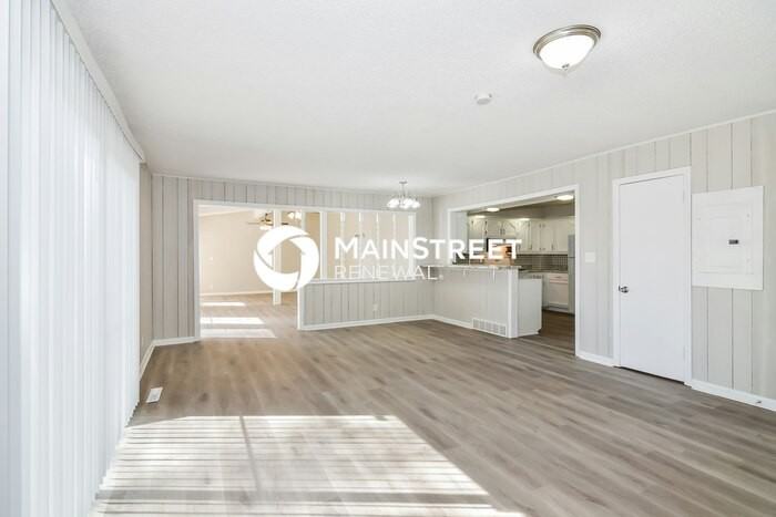 9205 E 74th Ter - Photo 4 of 16