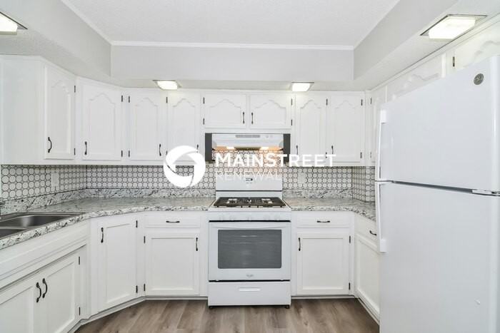 9205 E 74th Ter - Photo 5 of 16