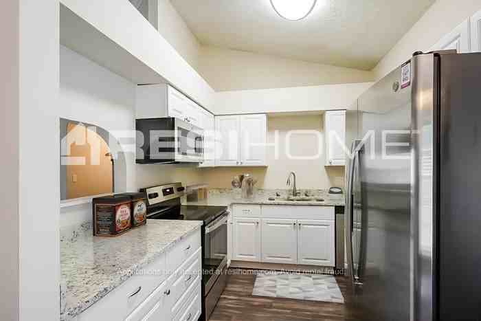 641 Hardin Shire Dr - Photo 3 of 18