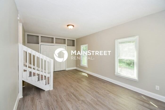 162 Poplar Point Drive - Photo 4 of 16