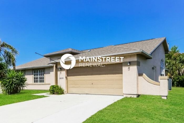 2092 Southeast Mary Terrace - Photo 5 of 17