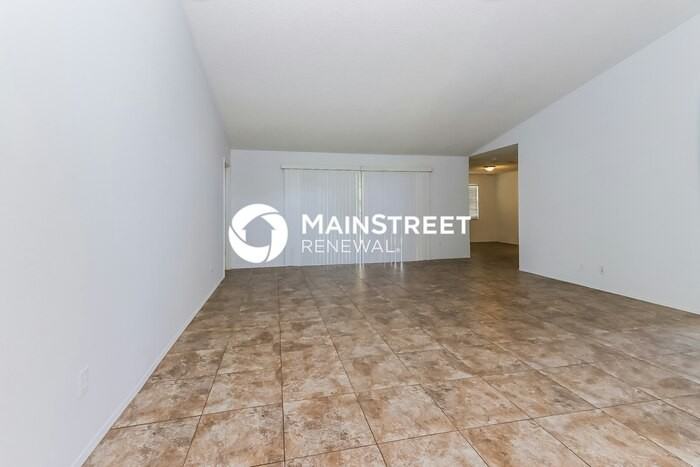 2092 Southeast Mary Terrace - Photo 7 of 17