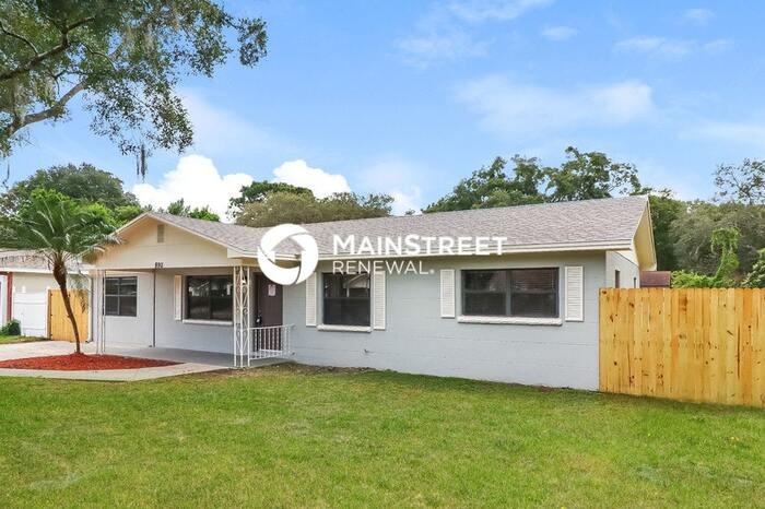 8911 Navajo Ave - Photo 2 of 16