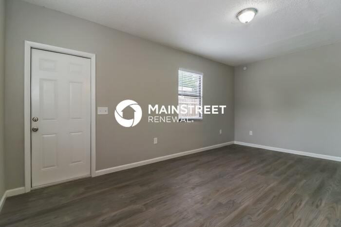 8911 Navajo Ave - Photo 6 of 16