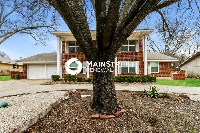 3812 Glenmont Dr - Photo 2 of 17