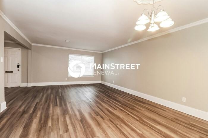 3812 Glenmont Dr - Photo 4 of 17