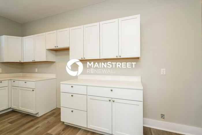 2457 Sheldon St - Photo 7 of 17