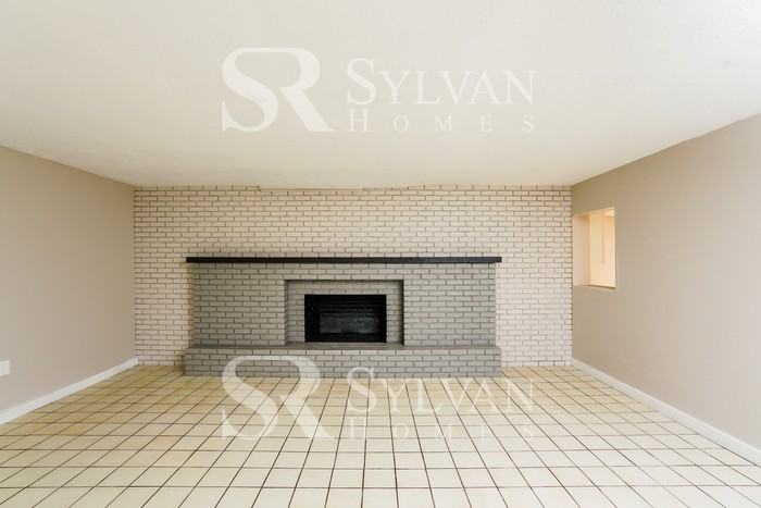 1216 Sagamore Dr - Photo 2 of 15