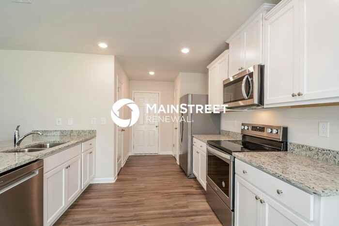 348 Gourd St - Photo 3 of 16