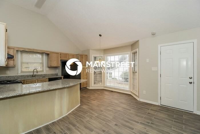 2079 Winsburg Dr - Photo 4 of 17