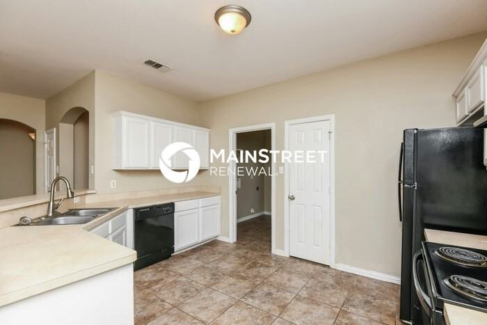 228 Kennedy Ct - Photo 7 of 16