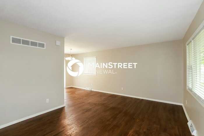 5808 North Drury Avenue - Photo 3 of 18