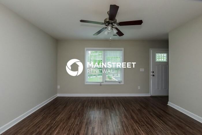 492 Rogers Lake Rd E - Photo 3 of 17