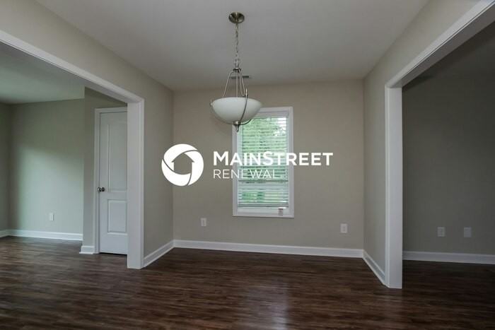 492 Rogers Lake Rd E - Photo 5 of 17