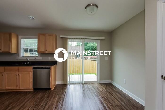 492 Rogers Lake Rd E - Photo 6 of 17