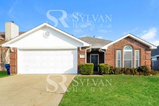 221 W Glen Meadow Dr - Photo 1 of 1