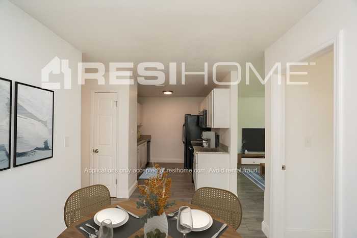 5314 E 18th Ave - Photo 3 of 17