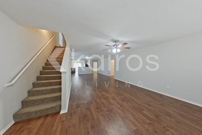 1621 Vineridge Ln - Photo 7 of 38