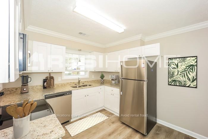 6289 Wellington Ct - Photo 2 of 17