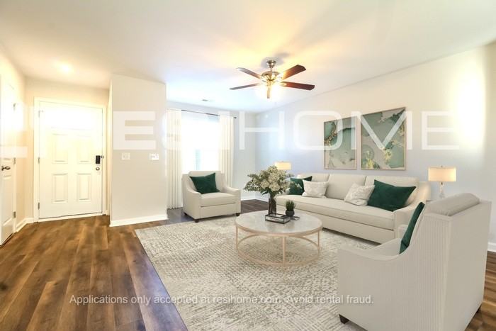 300 Maplestead Farms Ct - Photo 4 of 17