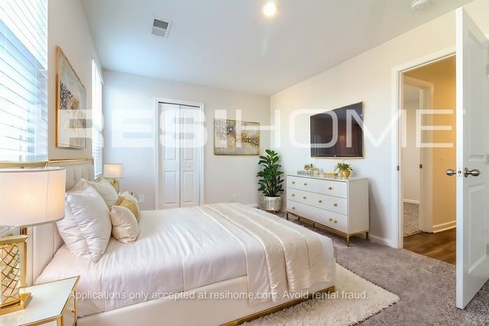 300 Maplestead Farms Ct - Photo 7 of 17