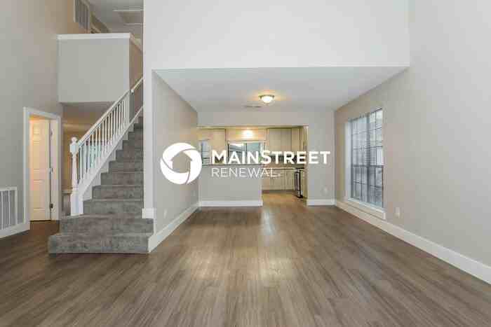 15518 15518 4 Leaf Drive - Photo 2 of 17