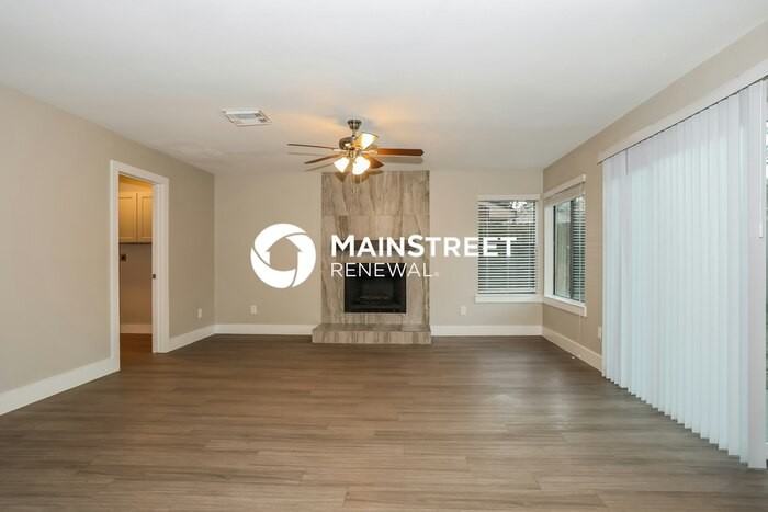 15518 15518 4 Leaf Drive - Photo 6 of 17