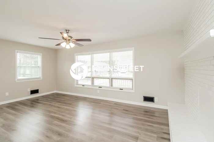 2419 Winfield St - Photo 5 of 17