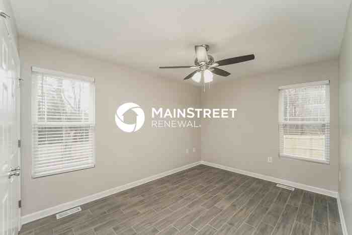 19929 North Ferry Street - Photo 6 of 14