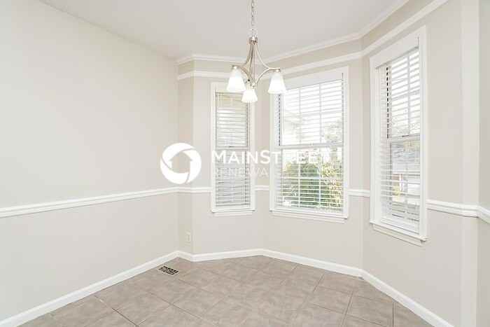 4068 Calumet Dr - Photo 5 of 17