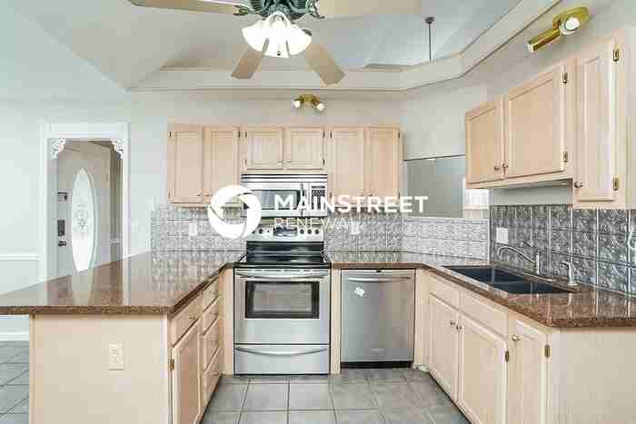 4068 Calumet Dr - Photo 7 of 17