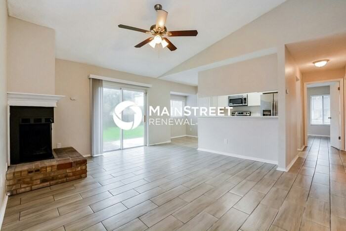 20849 Marlin St - Photo 5 of 18