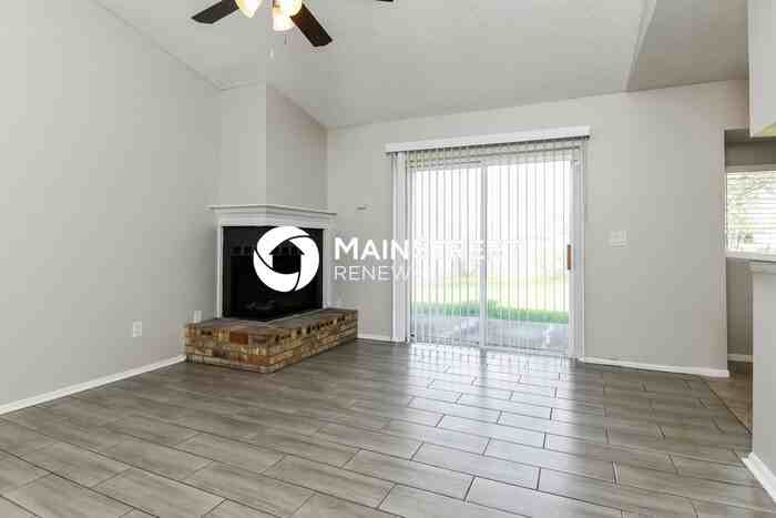 20849 Marlin St - Photo 6 of 18