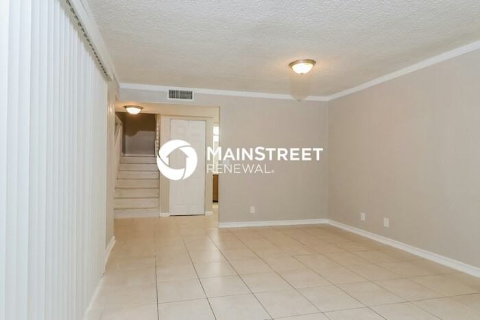 4011 Palm Bay Cir - Photo 4 of 17