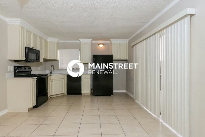 4011 Palm Bay Cir - Photo 5 of 17