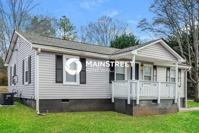 667 Mitchell Drive - Photo 2 of 16